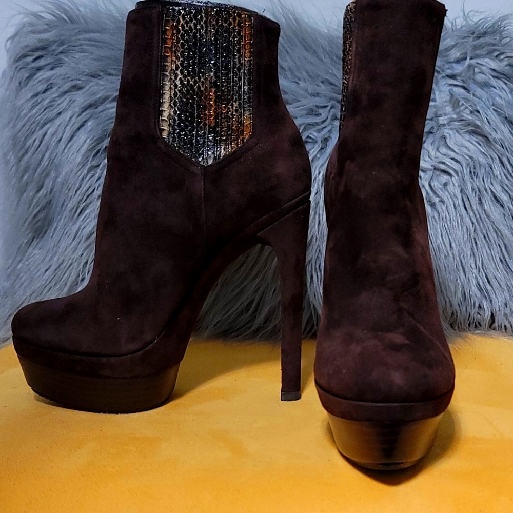 Suede botties
